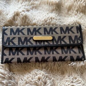 Michael Kors Monogram Black and gray Wallet & Card Holder!!